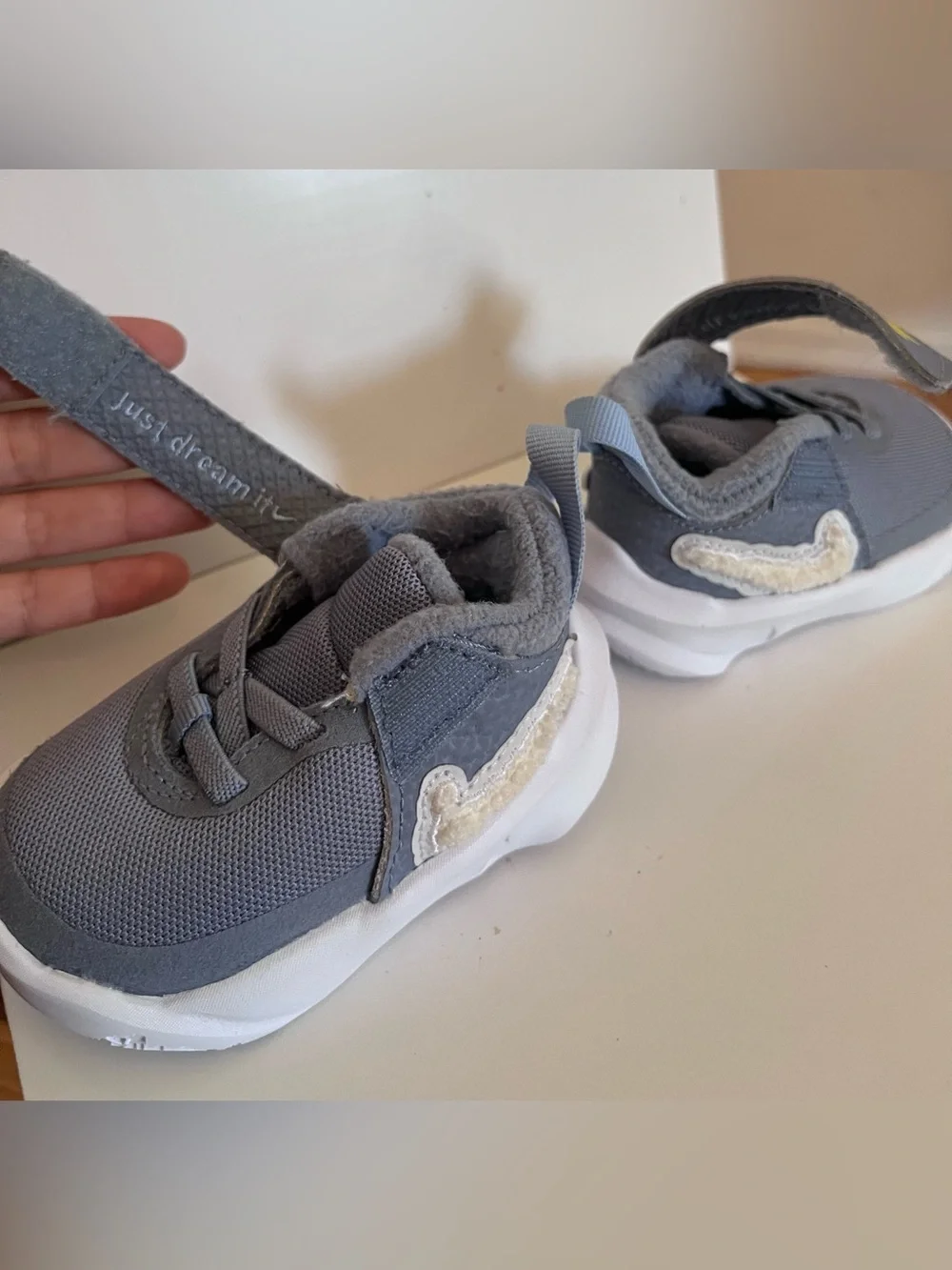 Nike Team Hustle D 10 Dream (TD) Toddler 3C Sneaker Strap Mesh Gray/White